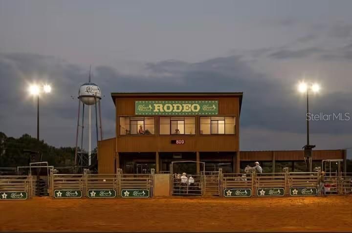 待售: $160,000 (1 贝兹, 1 浴室, 370 平方英尺)