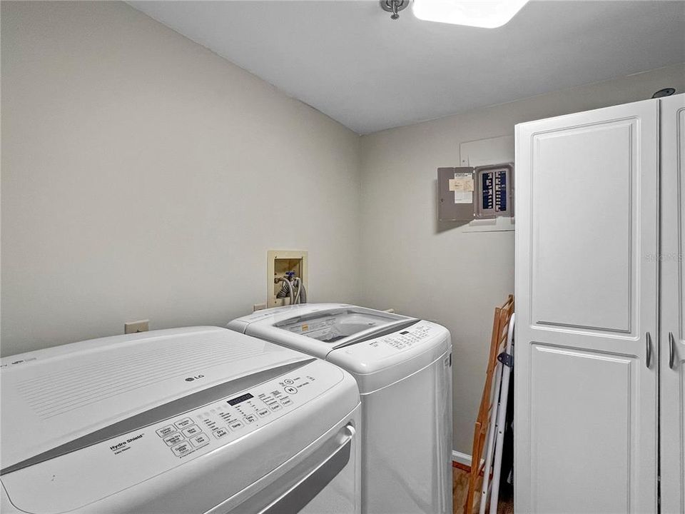 For Sale: $209,000 (2 beds, 2 baths, 1256 Square Feet)