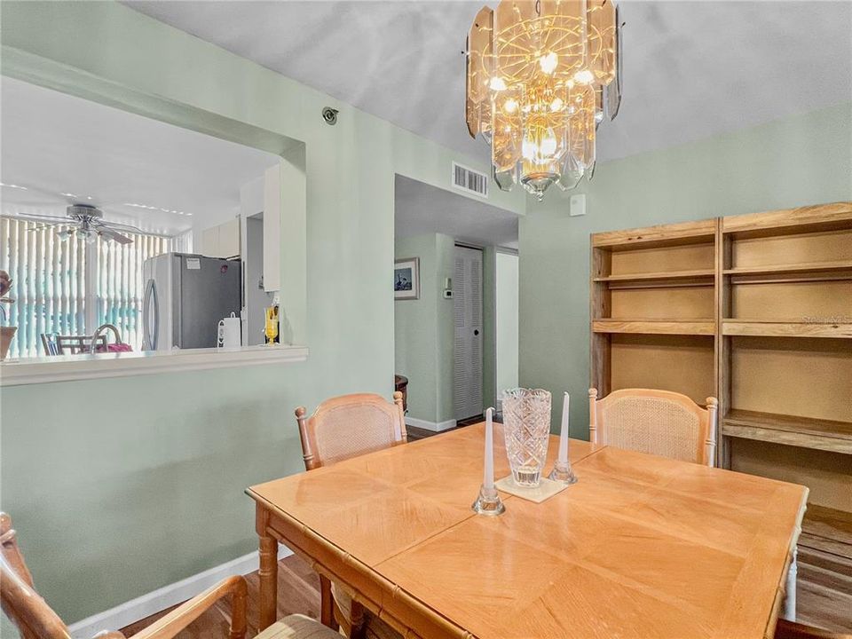 For Sale: $209,000 (2 beds, 2 baths, 1256 Square Feet)