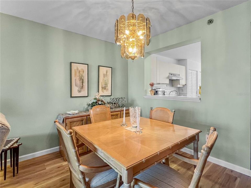 For Sale: $209,000 (2 beds, 2 baths, 1256 Square Feet)