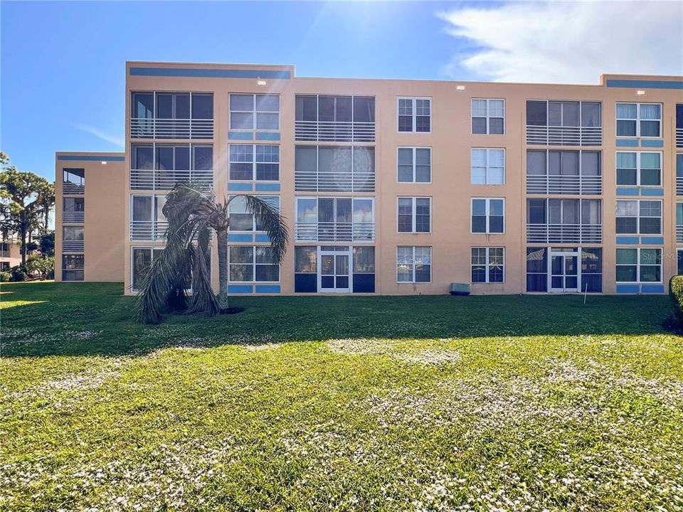 For Sale: $209,000 (2 beds, 2 baths, 1256 Square Feet)