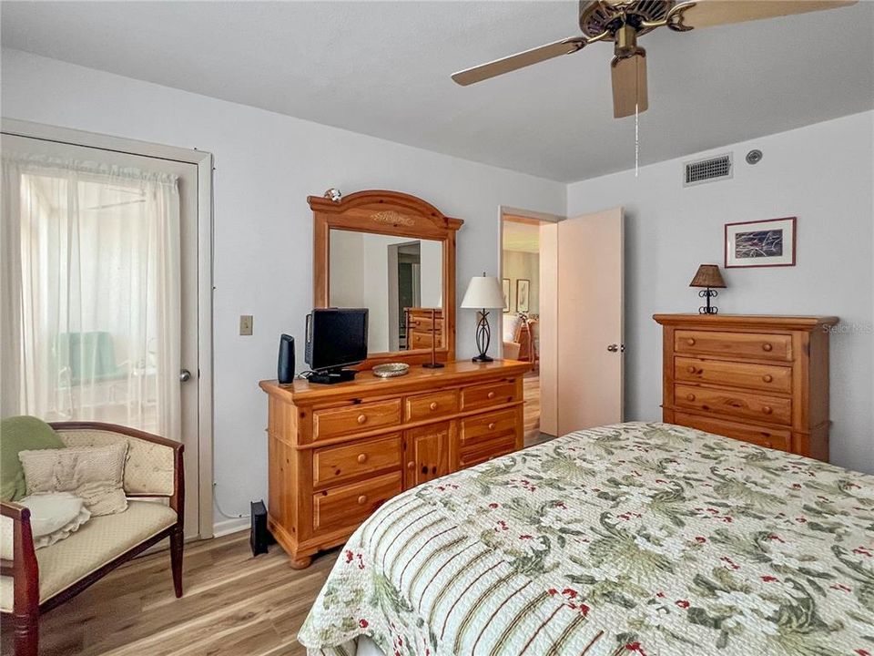 For Sale: $209,000 (2 beds, 2 baths, 1256 Square Feet)