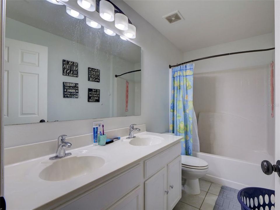 На продажу: $489,900 (4 спален, 2 ванн, 2958 Квадратных фут)