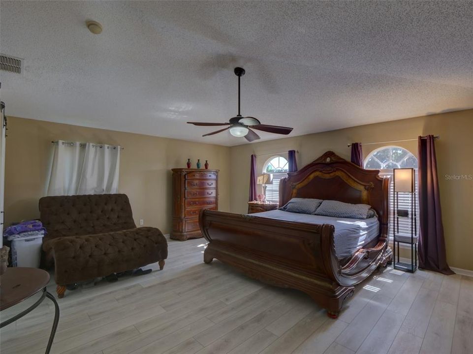 На продажу: $489,900 (4 спален, 2 ванн, 2958 Квадратных фут)