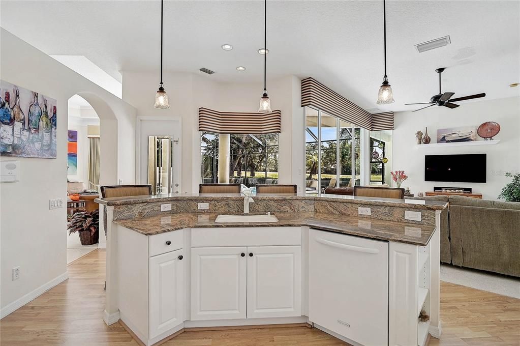 For Sale: $850,000 (4 beds, 3 baths, 2996 Square Feet)