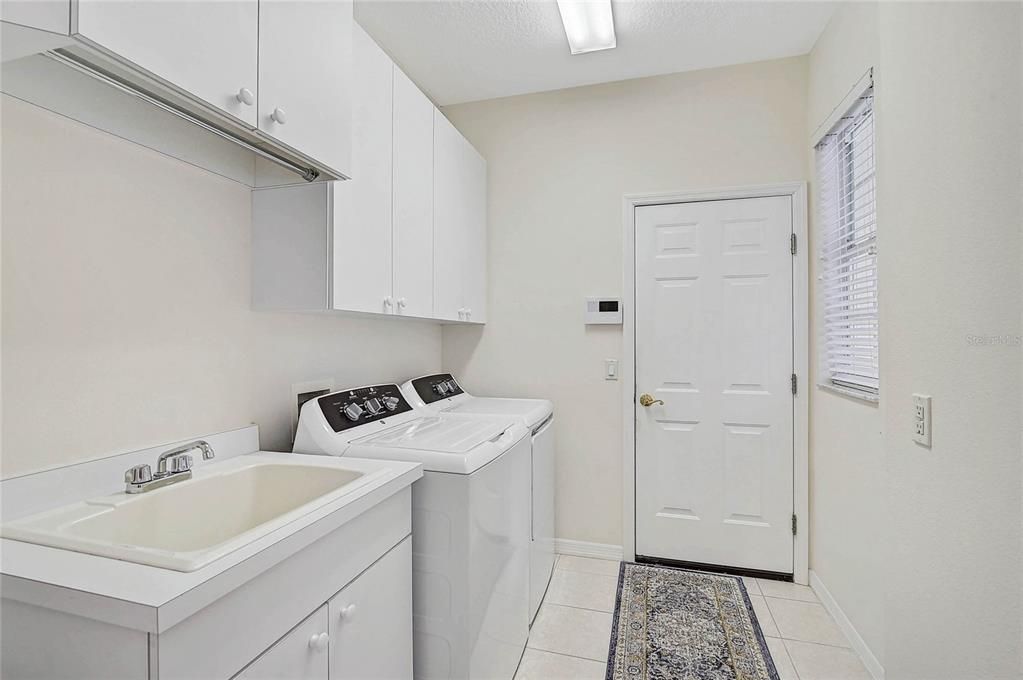 For Sale: $850,000 (4 beds, 3 baths, 2996 Square Feet)