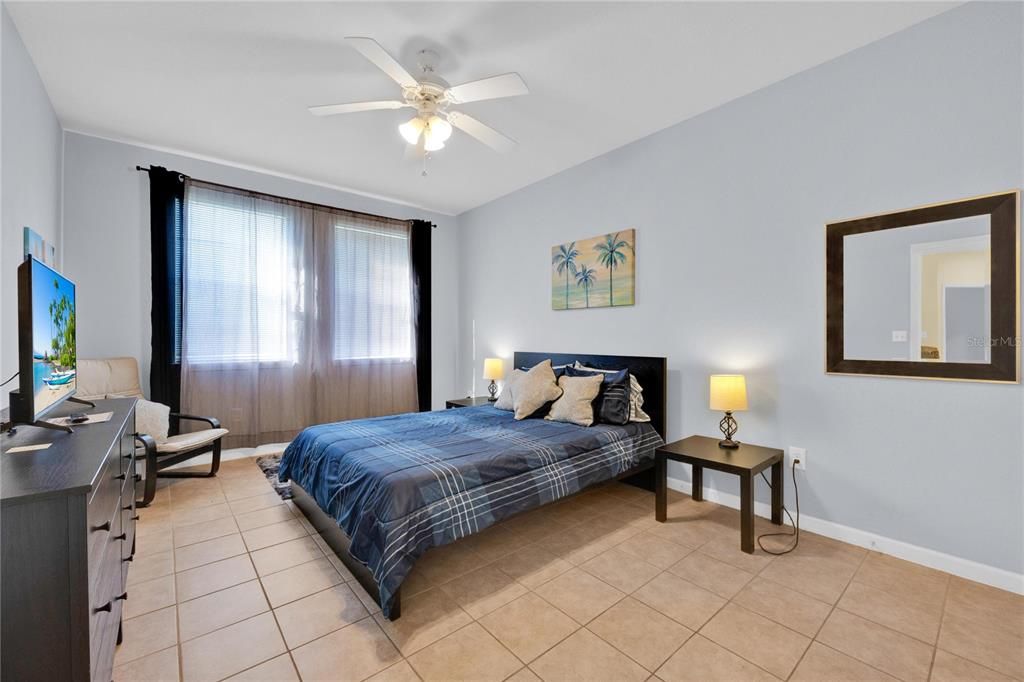 待售: $215,000 (2 贝兹, 2 浴室, 1261 平方英尺)