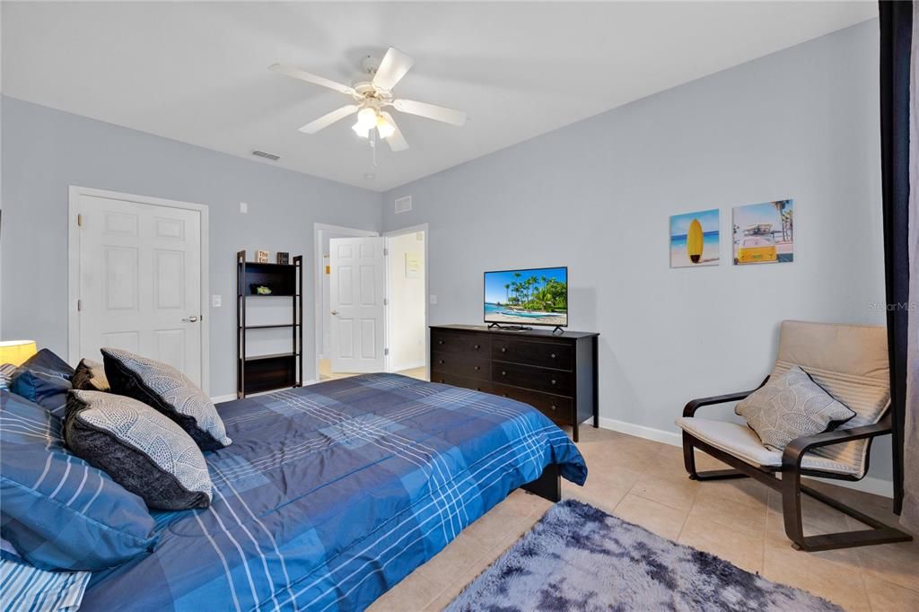 待售: $215,000 (2 贝兹, 2 浴室, 1261 平方英尺)