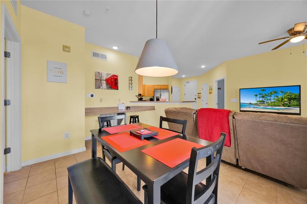 待售: $215,000 (2 贝兹, 2 浴室, 1261 平方英尺)