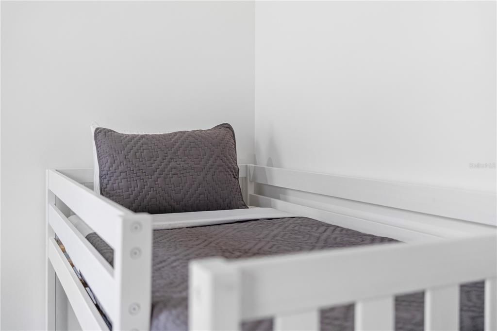 出租: $4,800 (3 贝兹, 3 浴室, 2257 平方英尺)