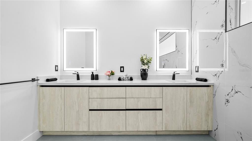 出租: $4,800 (3 贝兹, 3 浴室, 2257 平方英尺)