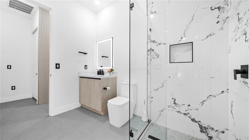 出租: $4,800 (3 贝兹, 3 浴室, 2257 平方英尺)