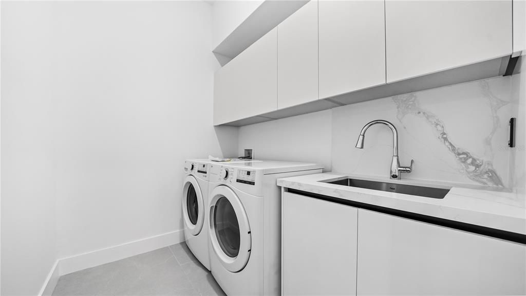 出租: $4,800 (3 贝兹, 3 浴室, 2257 平方英尺)