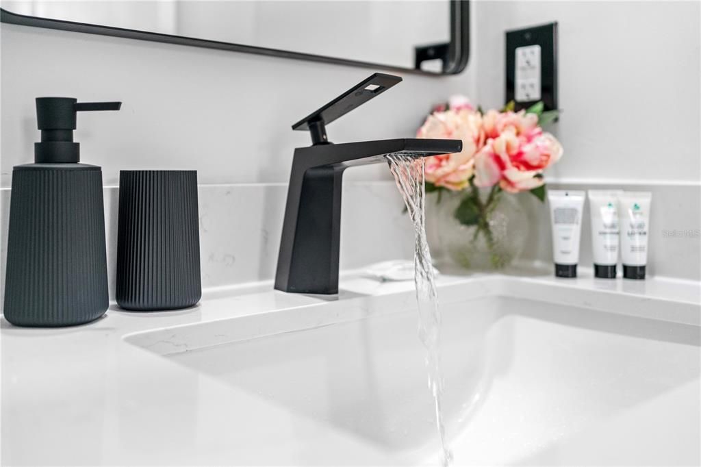 出租: $4,800 (3 贝兹, 3 浴室, 2257 平方英尺)