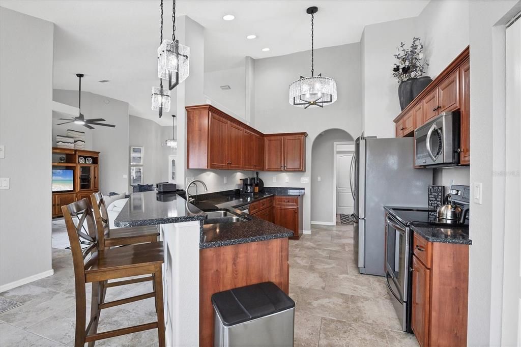 На продажу: $525,000 (3 спален, 2 ванн, 2139 Квадратных фут)