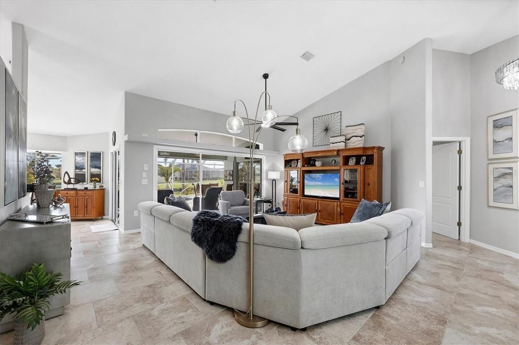 На продажу: $525,000 (3 спален, 2 ванн, 2139 Квадратных фут)