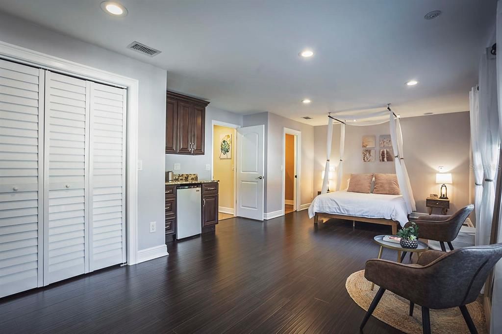 На продажу: $449,000 (4 спален, 2 ванн, 1910 Квадратных фут)