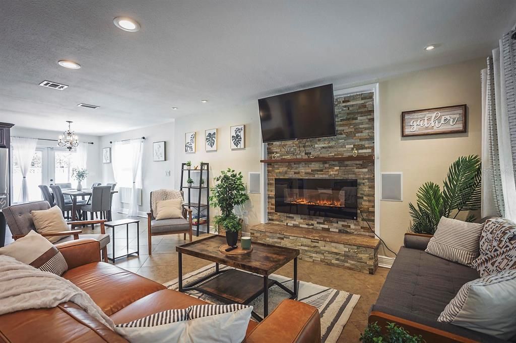 На продажу: $449,000 (4 спален, 2 ванн, 1910 Квадратных фут)