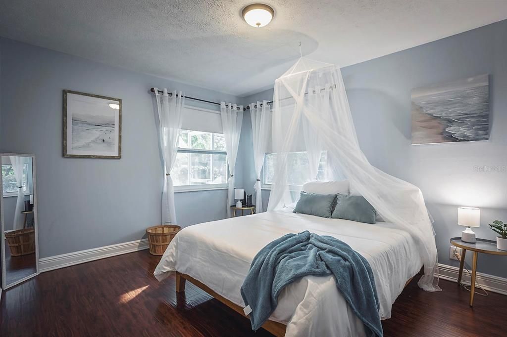 На продажу: $449,000 (4 спален, 2 ванн, 1910 Квадратных фут)