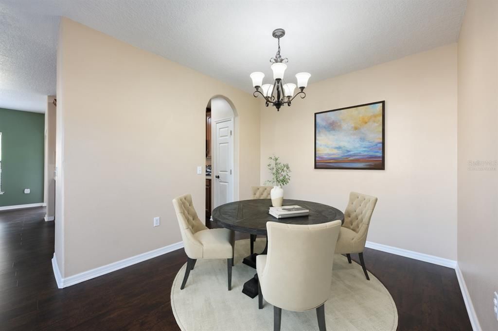 待售: $285,000 (3 贝兹, 2 浴室, 1764 平方英尺)