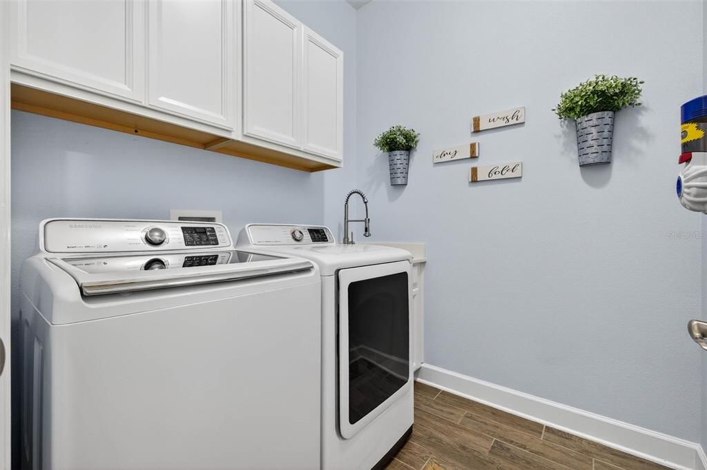 На продажу: $549,900 (4 спален, 2 ванн, 2232 Квадратных фут)