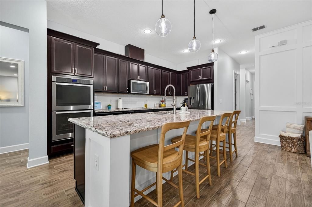 На продажу: $549,900 (4 спален, 2 ванн, 2232 Квадратных фут)