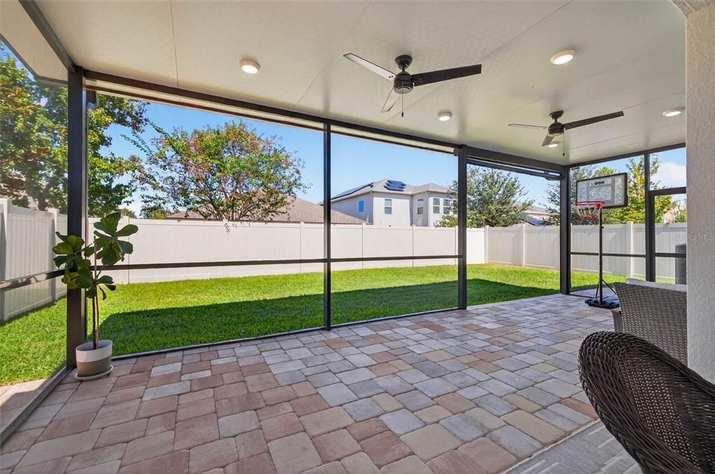 На продажу: $549,900 (4 спален, 2 ванн, 2232 Квадратных фут)