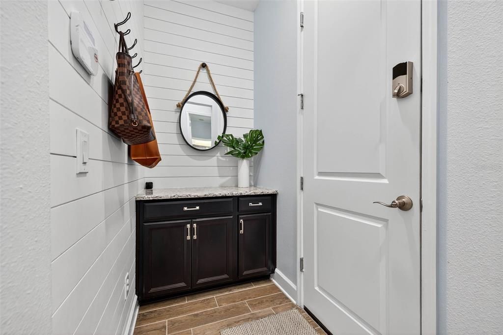 На продажу: $549,900 (4 спален, 2 ванн, 2232 Квадратных фут)