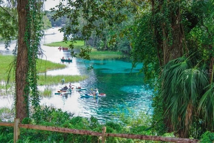 合同活跃: $300,000 (3 贝兹, 2 浴室, 1702 平方英尺)