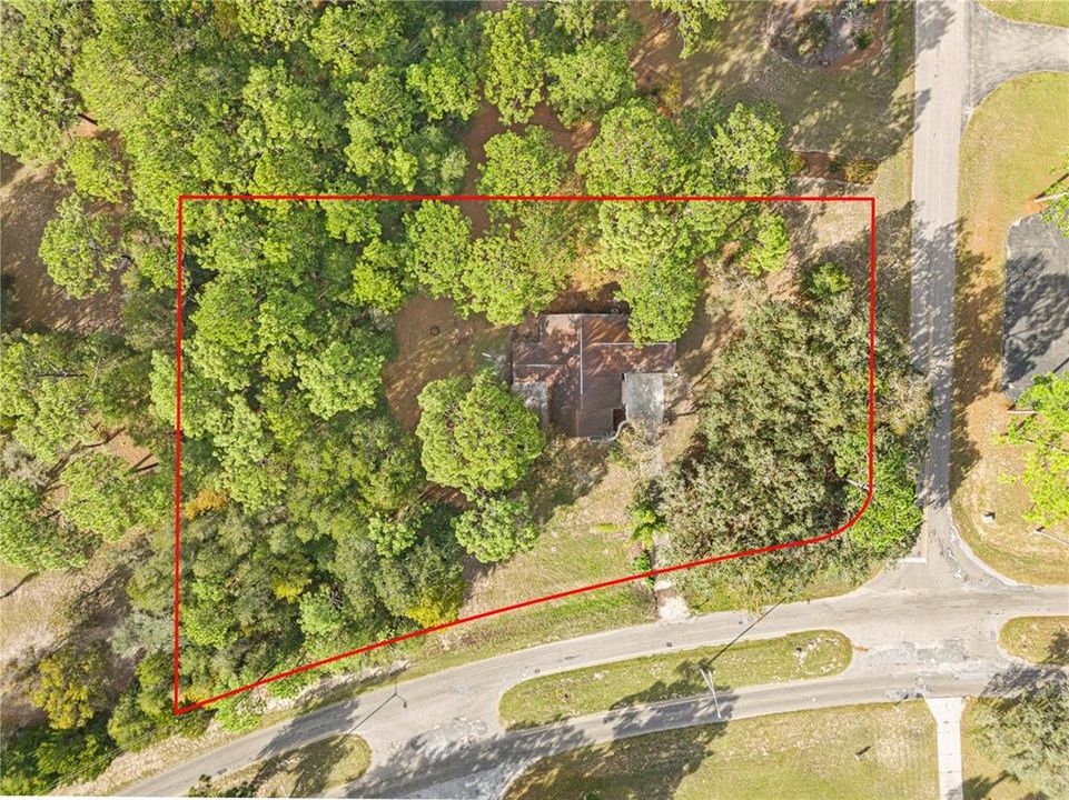 合同活跃: $300,000 (3 贝兹, 2 浴室, 1702 平方英尺)