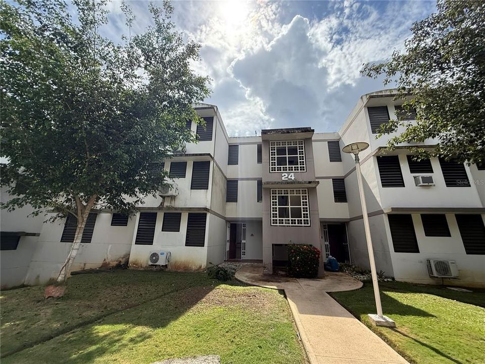 Недавно арендовано: $1,400 (3 спален, 1 ванн, 0 Квадратных фут)