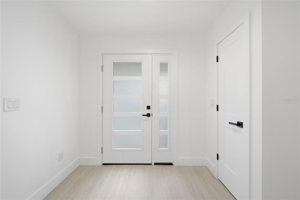 Под контрактом: $435,000 (3 спален, 2 ванн, 1182 Квадратных фут)