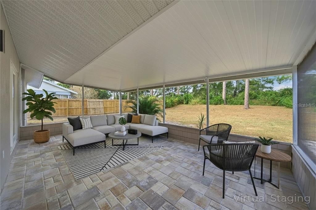 Под контрактом: $435,000 (3 спален, 2 ванн, 1182 Квадратных фут)