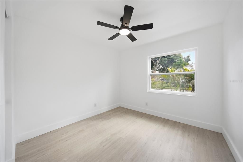 Под контрактом: $435,000 (3 спален, 2 ванн, 1182 Квадратных фут)