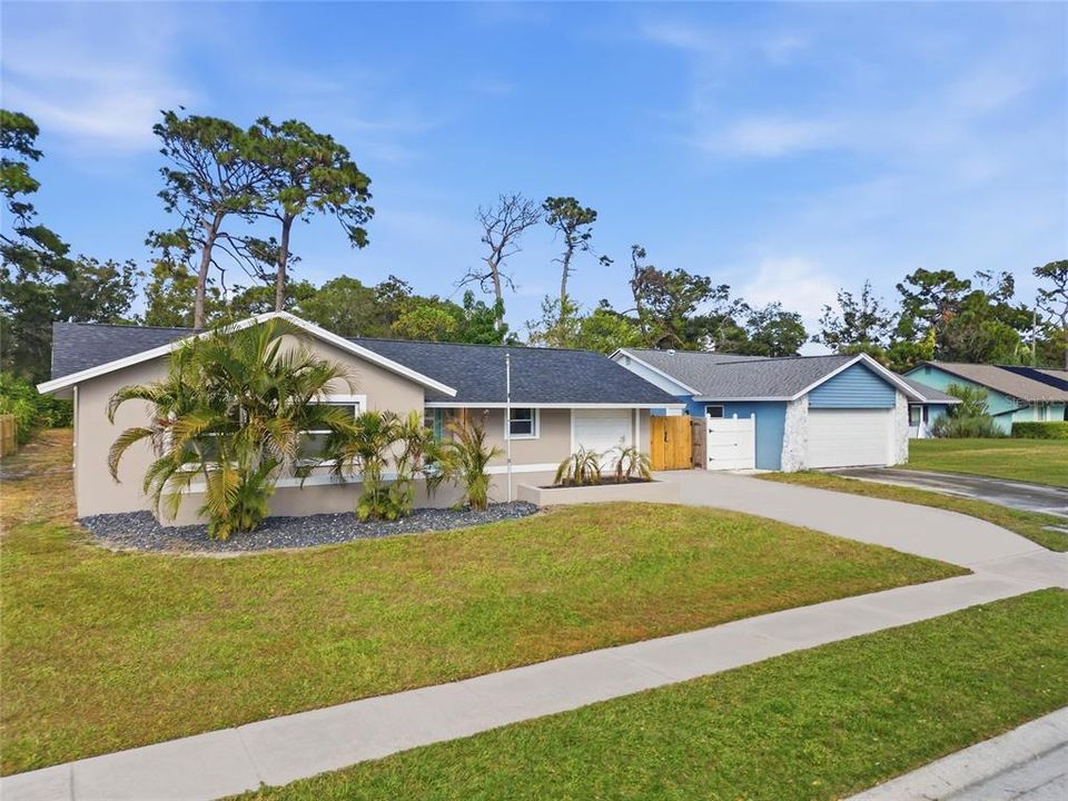 Под контрактом: $435,000 (3 спален, 2 ванн, 1182 Квадратных фут)