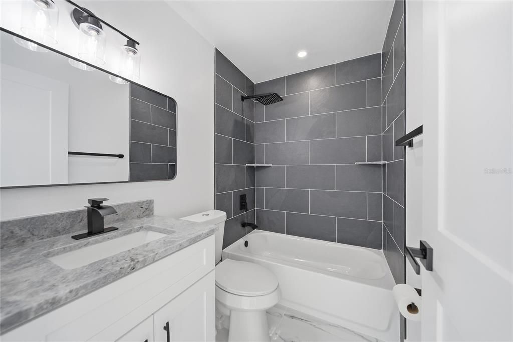 Под контрактом: $435,000 (3 спален, 2 ванн, 1182 Квадратных фут)