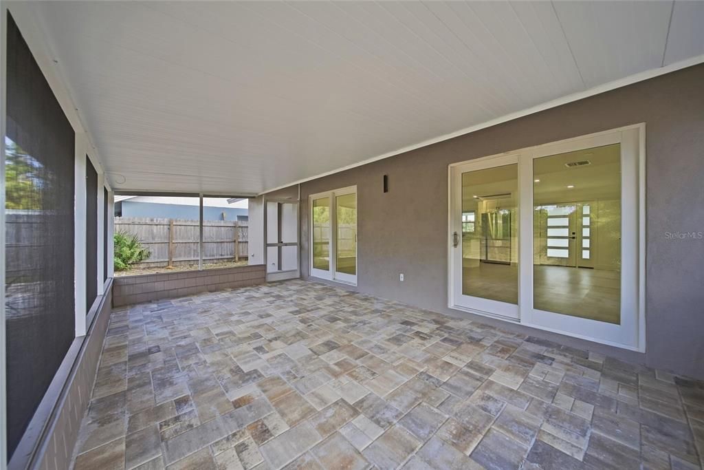 Под контрактом: $435,000 (3 спален, 2 ванн, 1182 Квадратных фут)