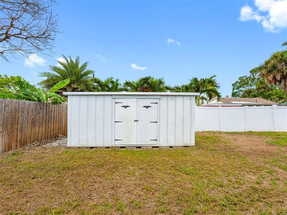 На продажу: $599,000 (3 спален, 2 ванн, 1407 Квадратных фут)