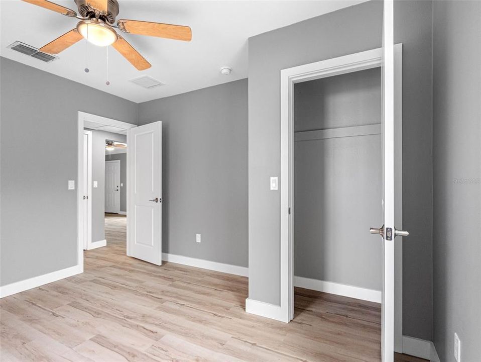 На продажу: $599,000 (3 спален, 2 ванн, 1407 Квадратных фут)