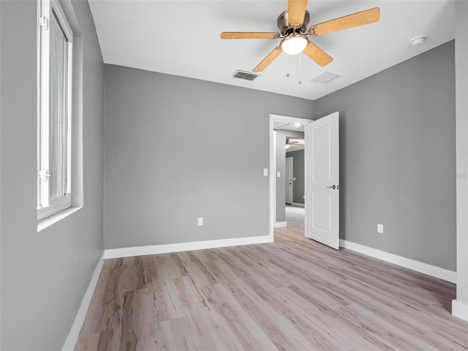 На продажу: $599,000 (3 спален, 2 ванн, 1407 Квадратных фут)