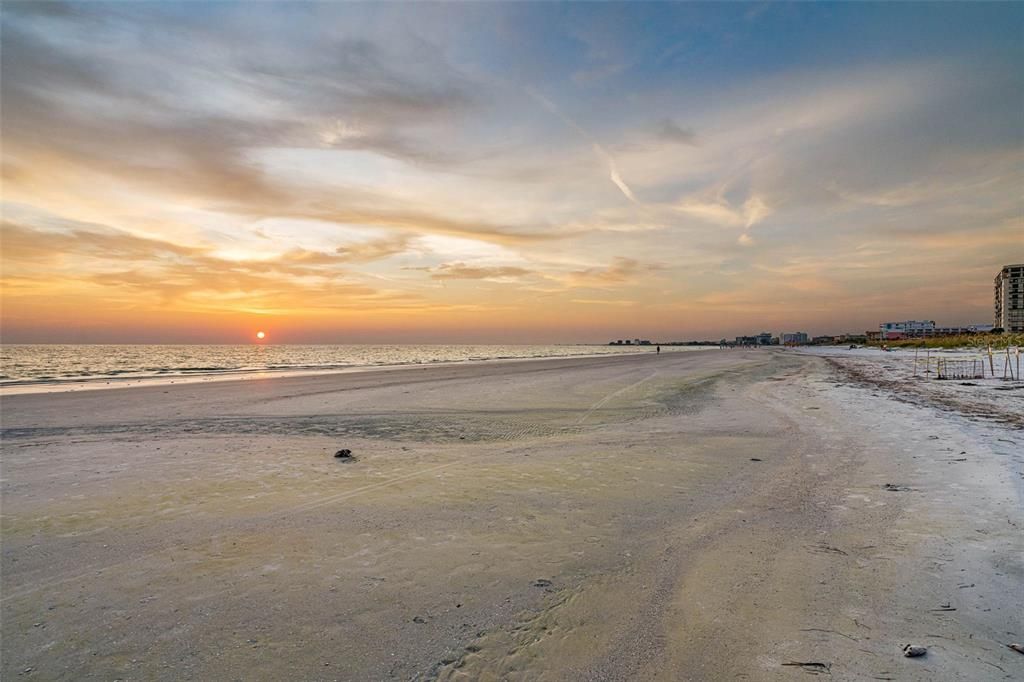 На продажу: $599,000 (3 спален, 2 ванн, 1407 Квадратных фут)