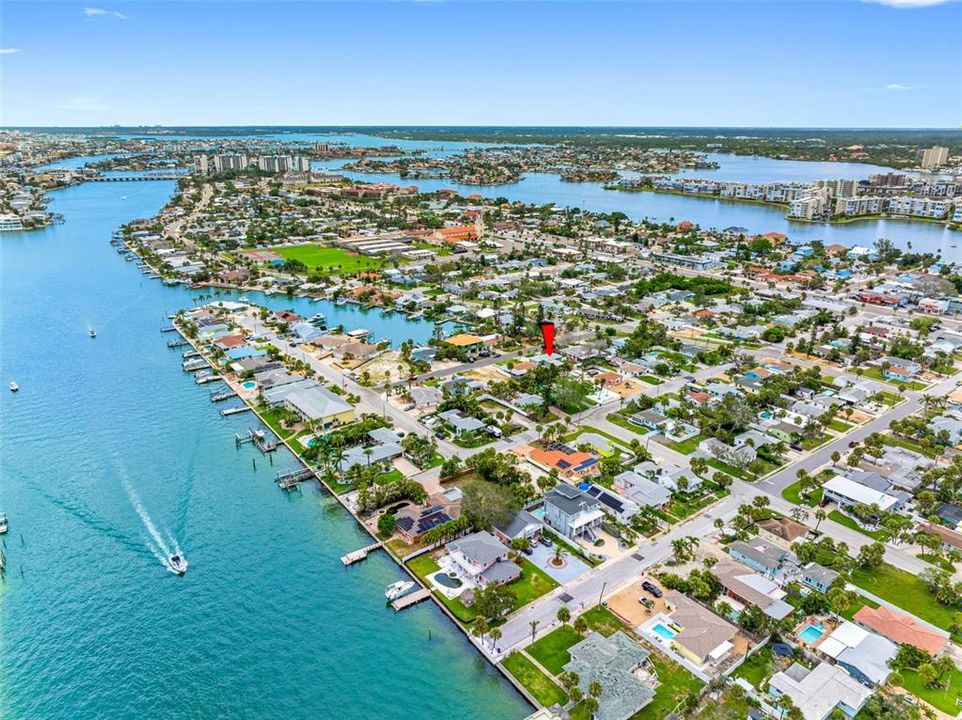 На продажу: $599,000 (3 спален, 2 ванн, 1407 Квадратных фут)