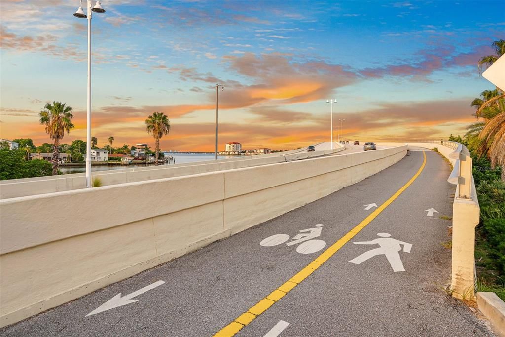 На продажу: $599,000 (3 спален, 2 ванн, 1407 Квадратных фут)