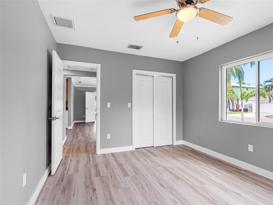 На продажу: $599,000 (3 спален, 2 ванн, 1407 Квадратных фут)