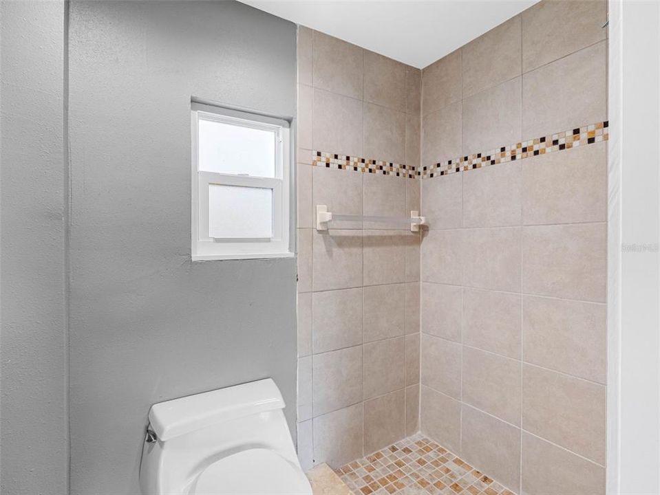 На продажу: $599,000 (3 спален, 2 ванн, 1407 Квадратных фут)