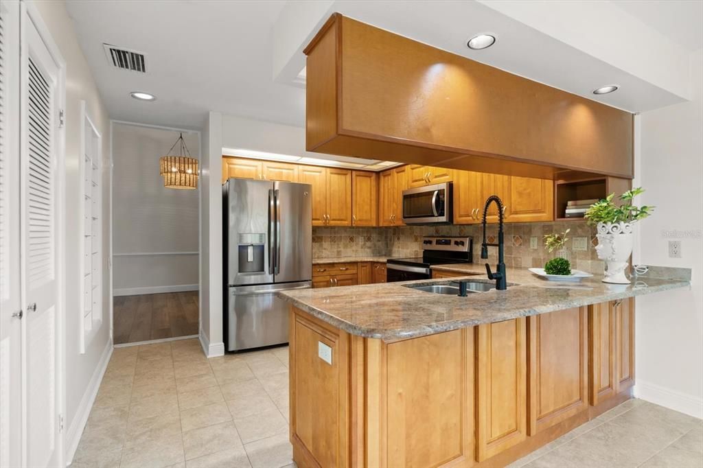 En Venta: $550,000 (3 camas, 2 baños, 2013 Pies cuadrados)