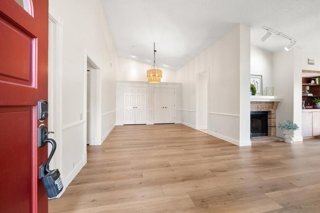 En Venta: $550,000 (3 camas, 2 baños, 2013 Pies cuadrados)