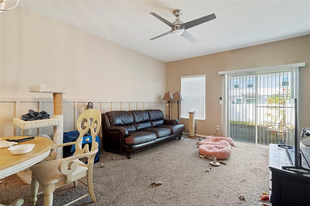 For Sale: $225,000 (2 beds, 2 baths, 1211 Square Feet)