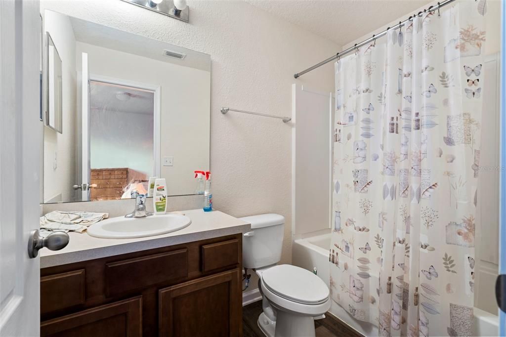 For Sale: $225,000 (2 beds, 2 baths, 1211 Square Feet)