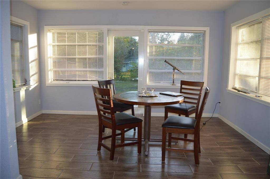 待售: $298,600 (3 贝兹, 2 浴室, 1311 平方英尺)